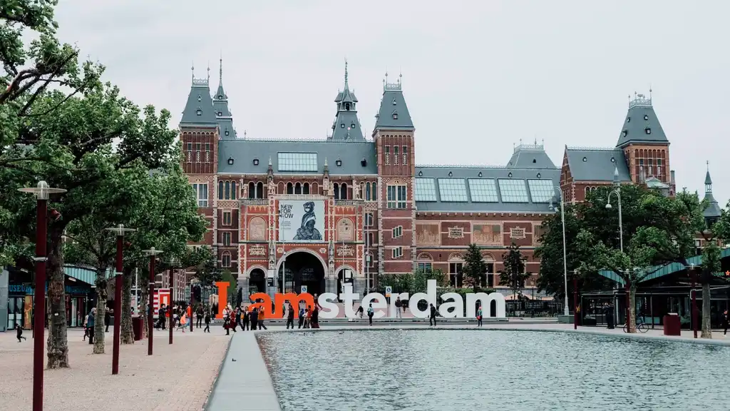 Hollanda'da Yazılım Uzmanı Olarak İş Bulmak & Amsterdam'da Yaşamak